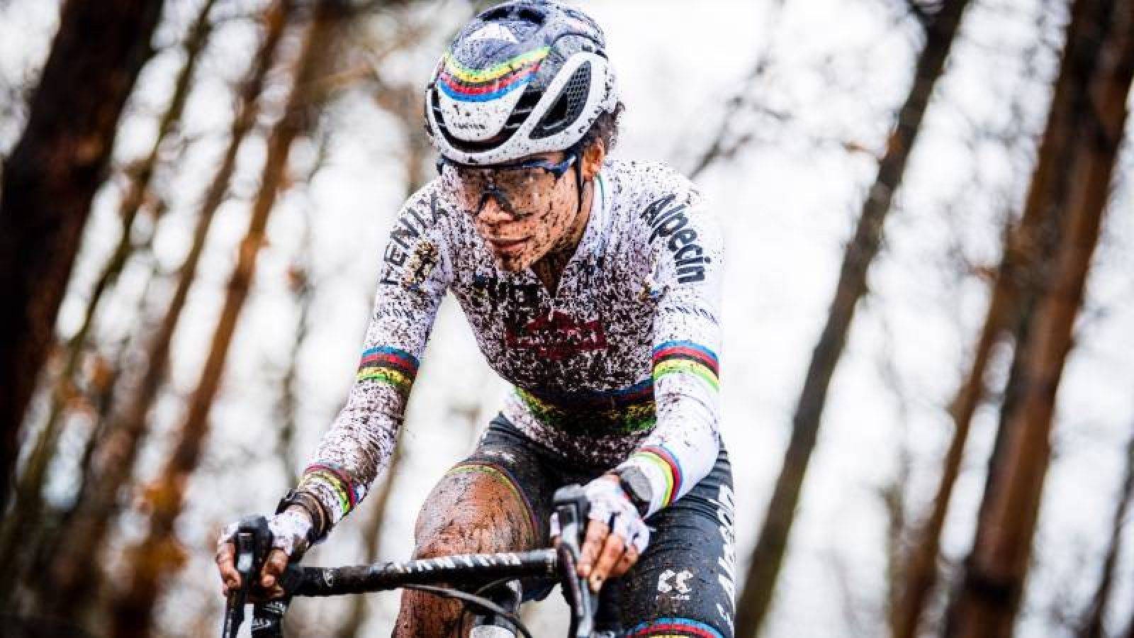 Dutch Ceylin Del Carmen Alvarado pictured in action during the women's elite race of the 'Herentals Crosst' cyclocross cycling race, the fourth stage (out of 8) of the 'X2O Badkamers Trofee Veldrijden' Trophy, Wednesday 23 December 2020 in Herentals. BELGA PHOTO JASPER JACOBS